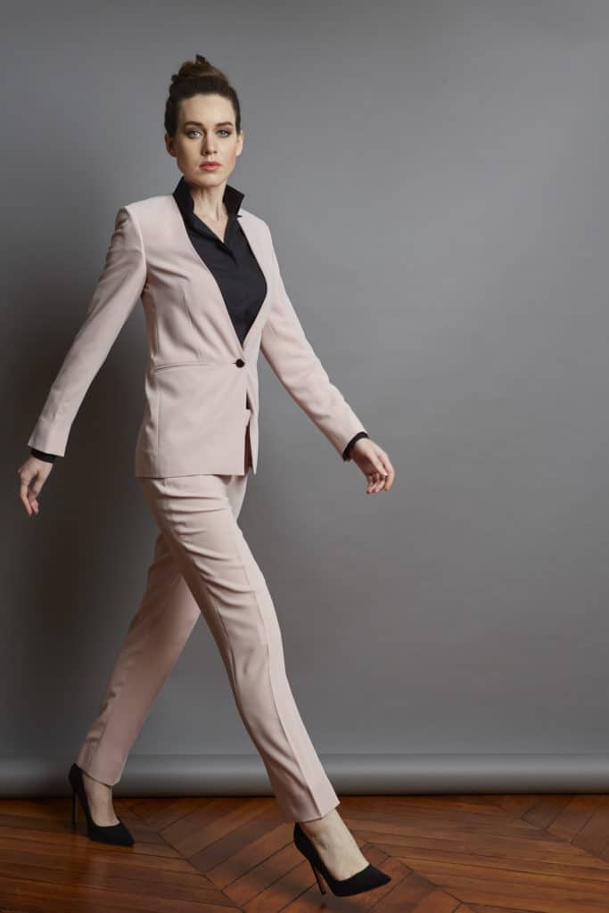 tailleur pantalon rose poudré femme