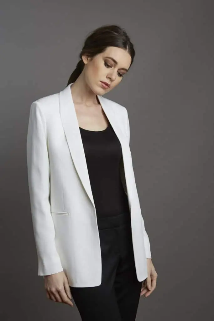 Veste tailleur fluide blanche sans bouton femme