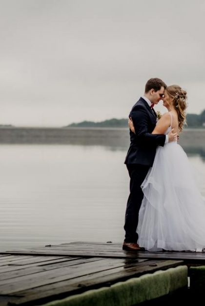 Comment ajouter une touche de raffinement avec un costume de mariage chic