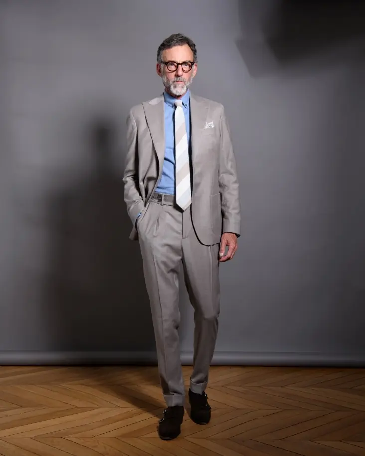 Costume sur mesure en flanelle gris taupe